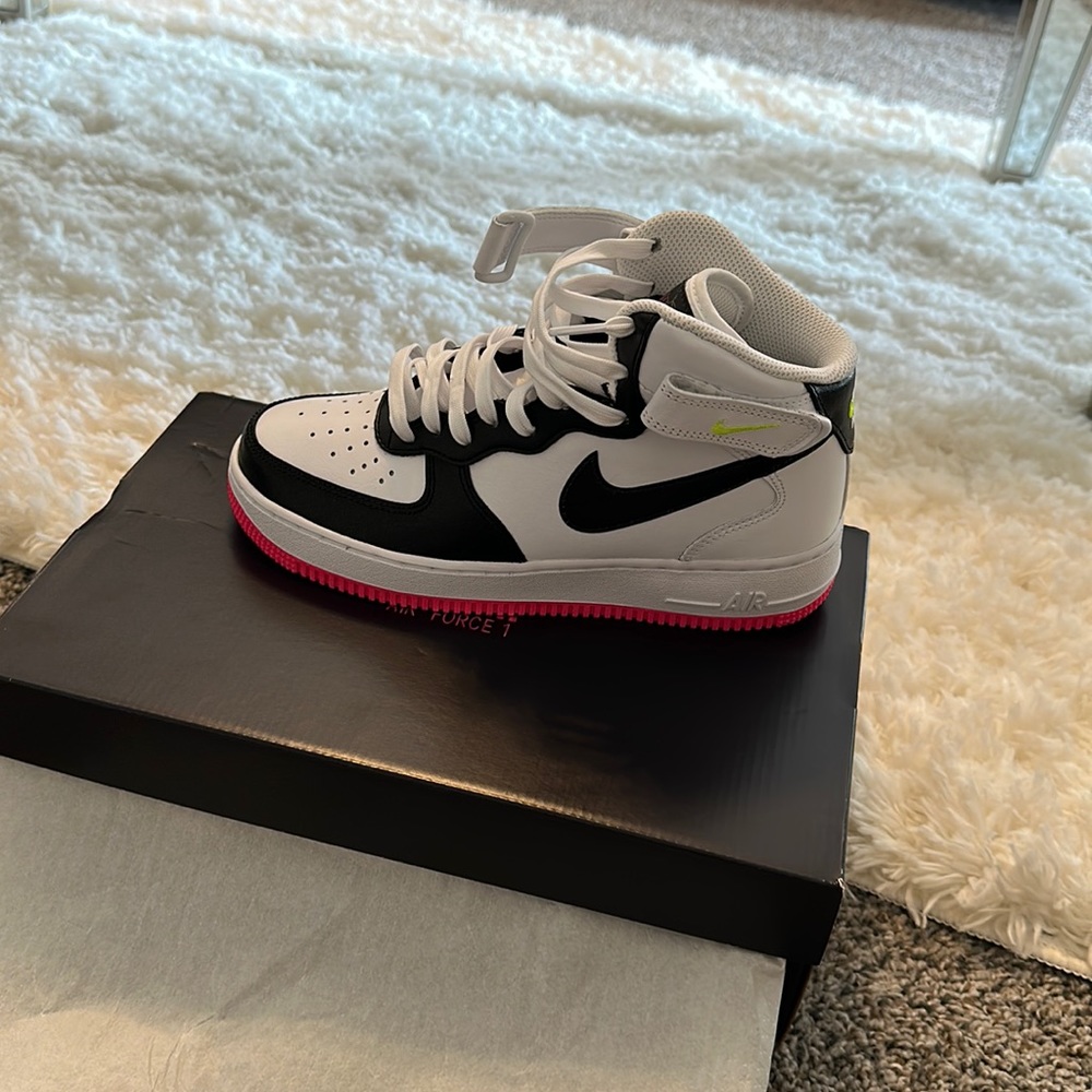 Brand New Nike Uptops